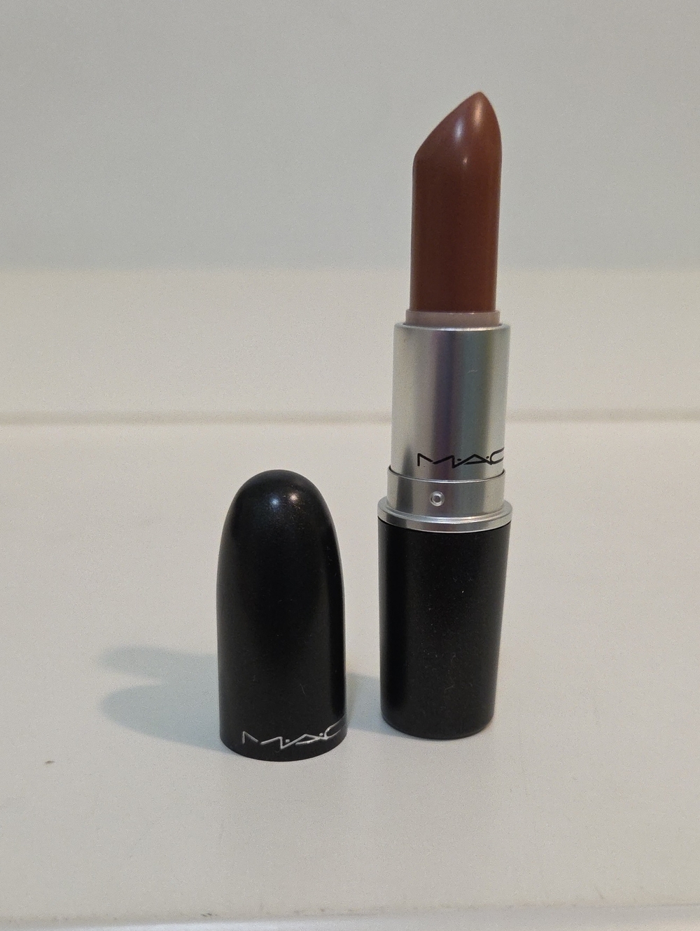 MAC #822 Spirit Satin Lipstick. (Discontinued)
